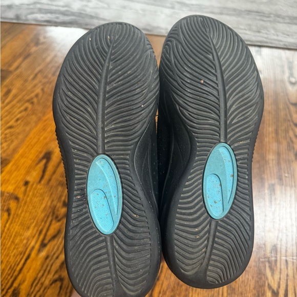 Kids Puma Dreamer Sneakers - Size 2.5Y - Picture 7 of 9